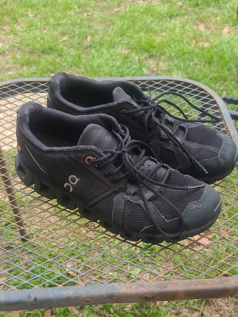 Womens On Cloud Black Athletic  Shoes Size 8